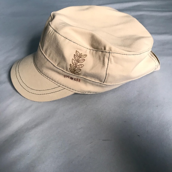 Hat - Picture 1 of 2